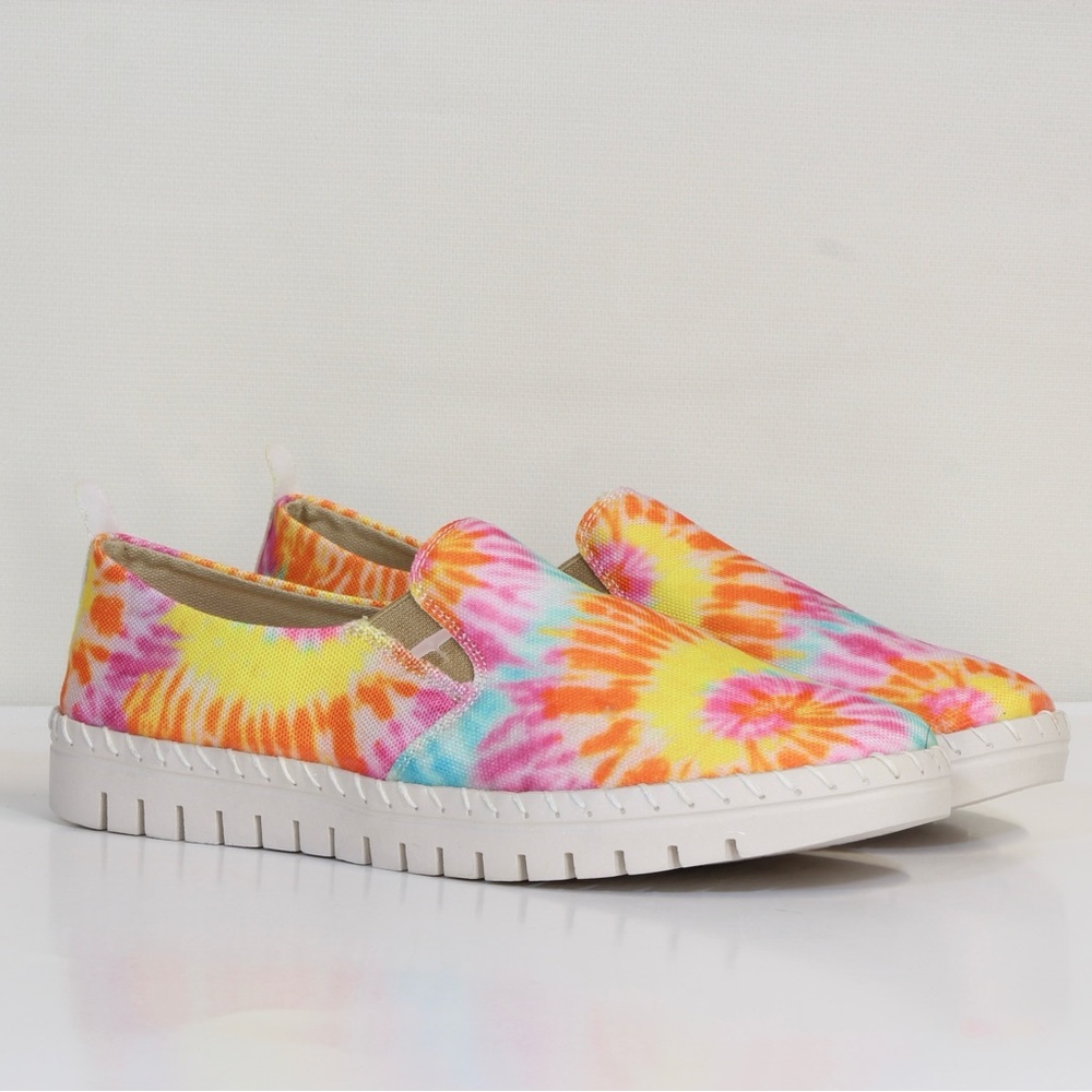 Easy Street Women's Fresh Yellow Tie Dye Multicolor Athleisure Sneaker NWT
